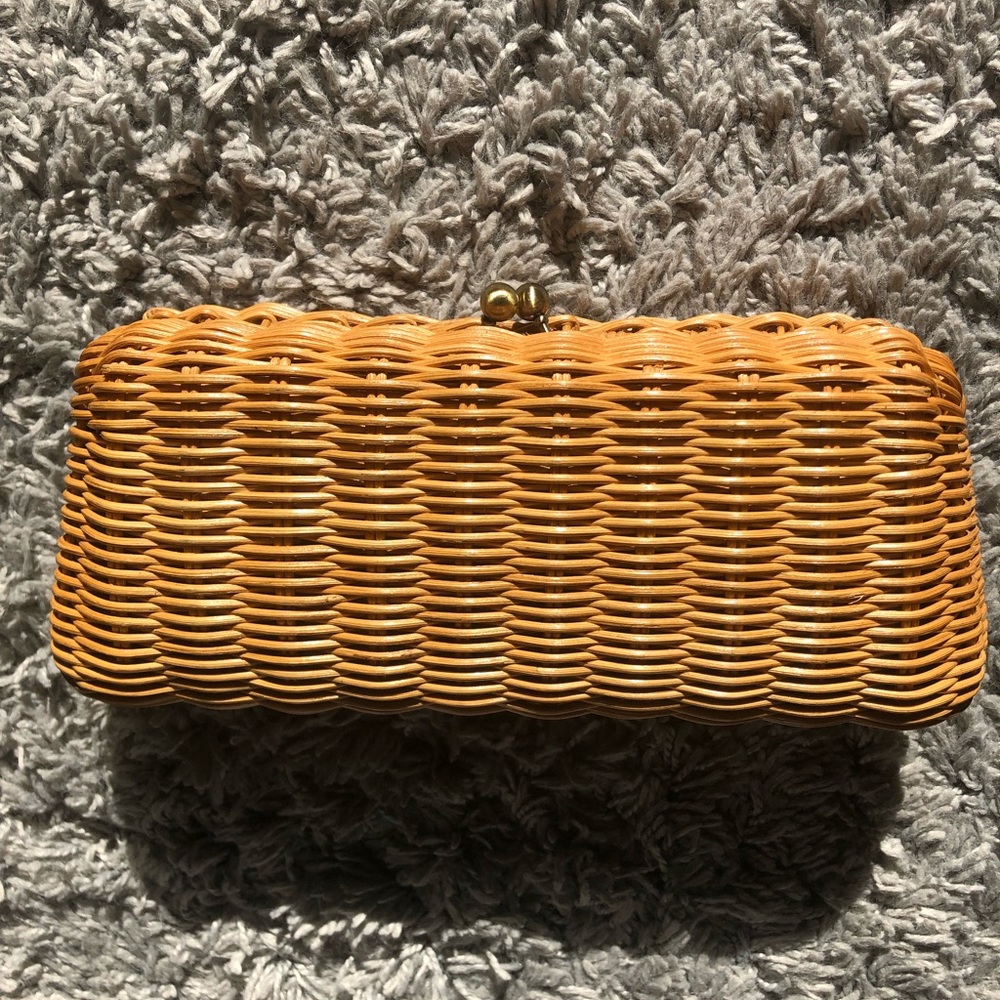 Straw clutch